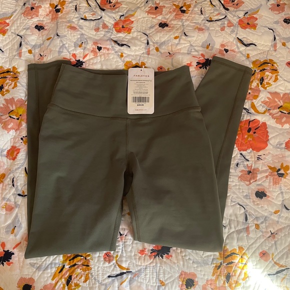Fabletics High-waisted Powerhold 7/8 XS/4 Safari - Picture 2 of 6
